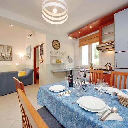 Seafront Deveron Apartment Jelsa (Hvar)